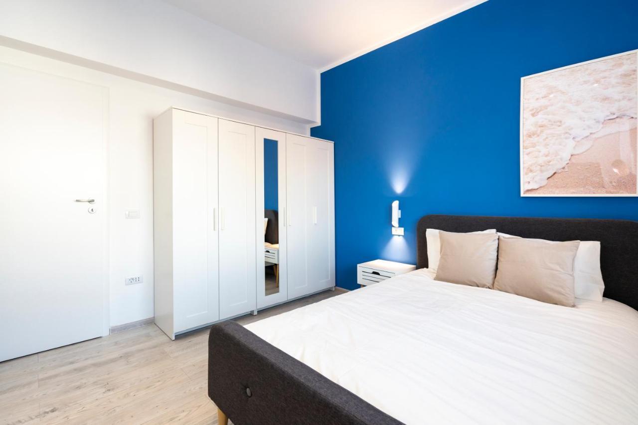 Blue Design Apartament In Magheru Bucharest Exterior photo