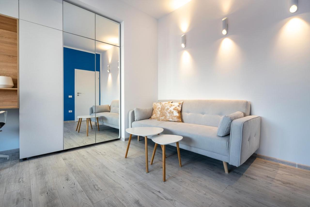 Blue Design Apartament In Magheru Bucharest Exterior photo